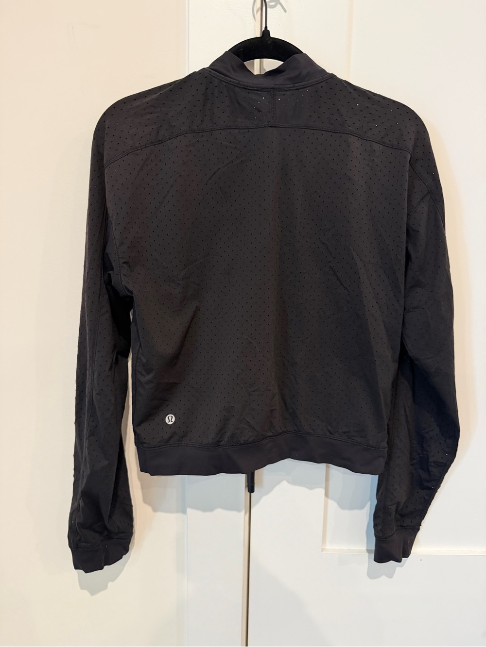 LULULEMON Athletica Black Perforated Bomber Jacket Mesh Sz‎ 6 EUC Athleisure - Picture 6 of 9